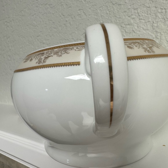 NEW LORREN HOME Trends La Luna 24k Gold Tone Bone China Soup Tureen - Picture 2 of 6